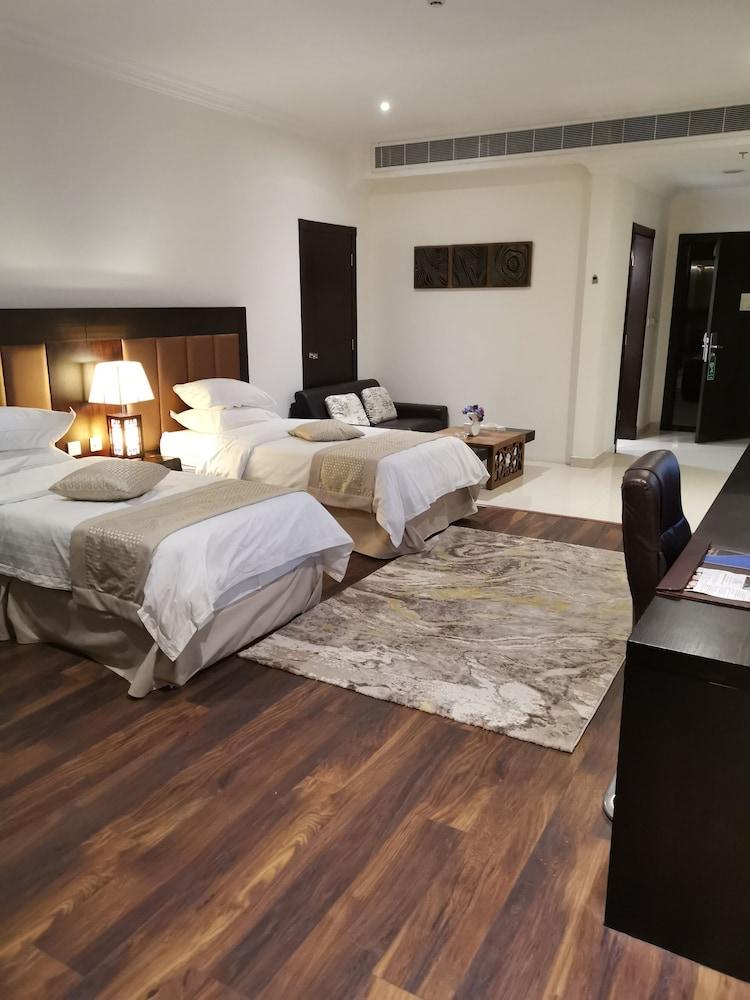 Sunday Millennia Hotel 4*